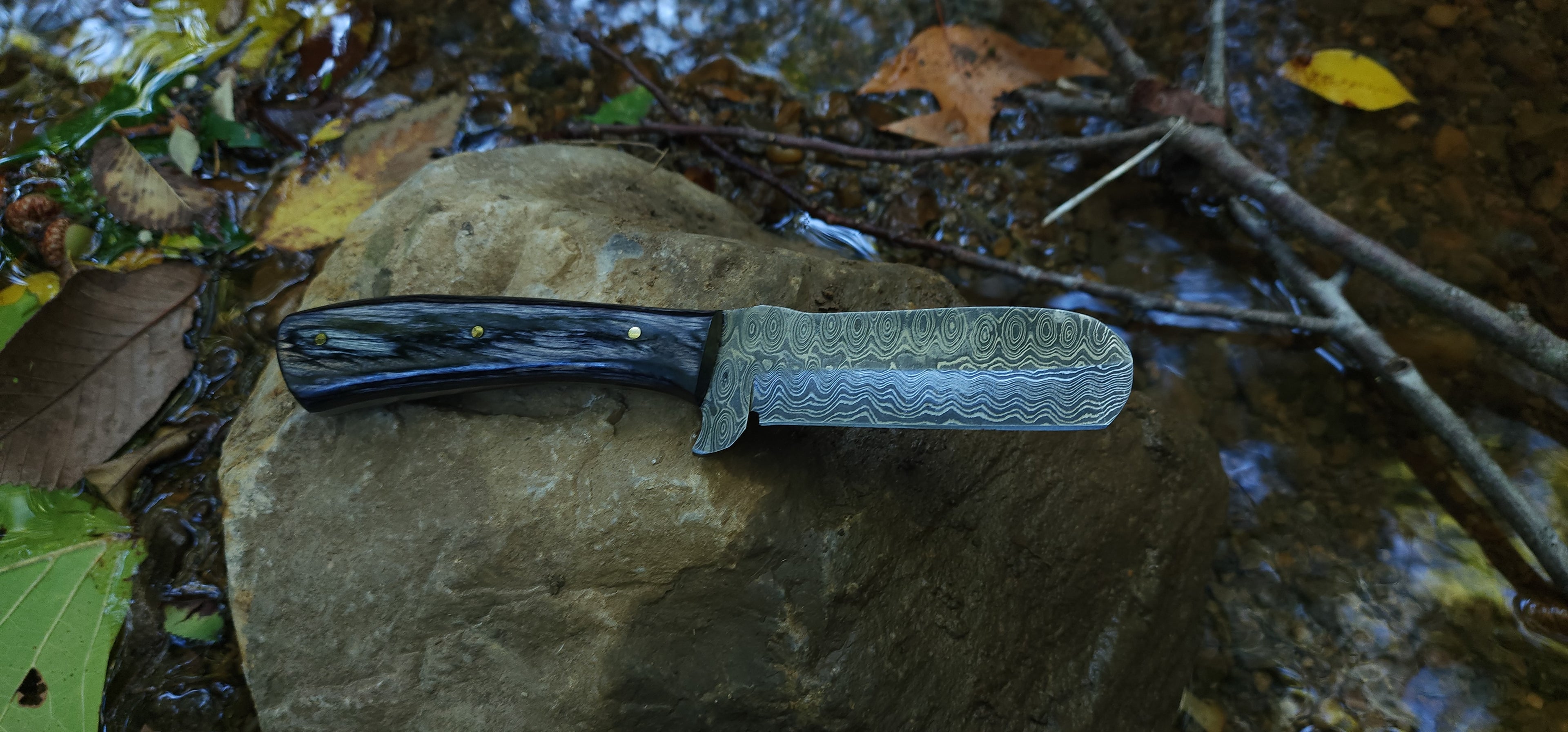 EBK-06 — Damascus Stagwood Bull Skinner