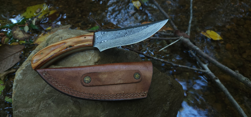 EBK-09 Damascus Steel Olive Wood Handle Knife