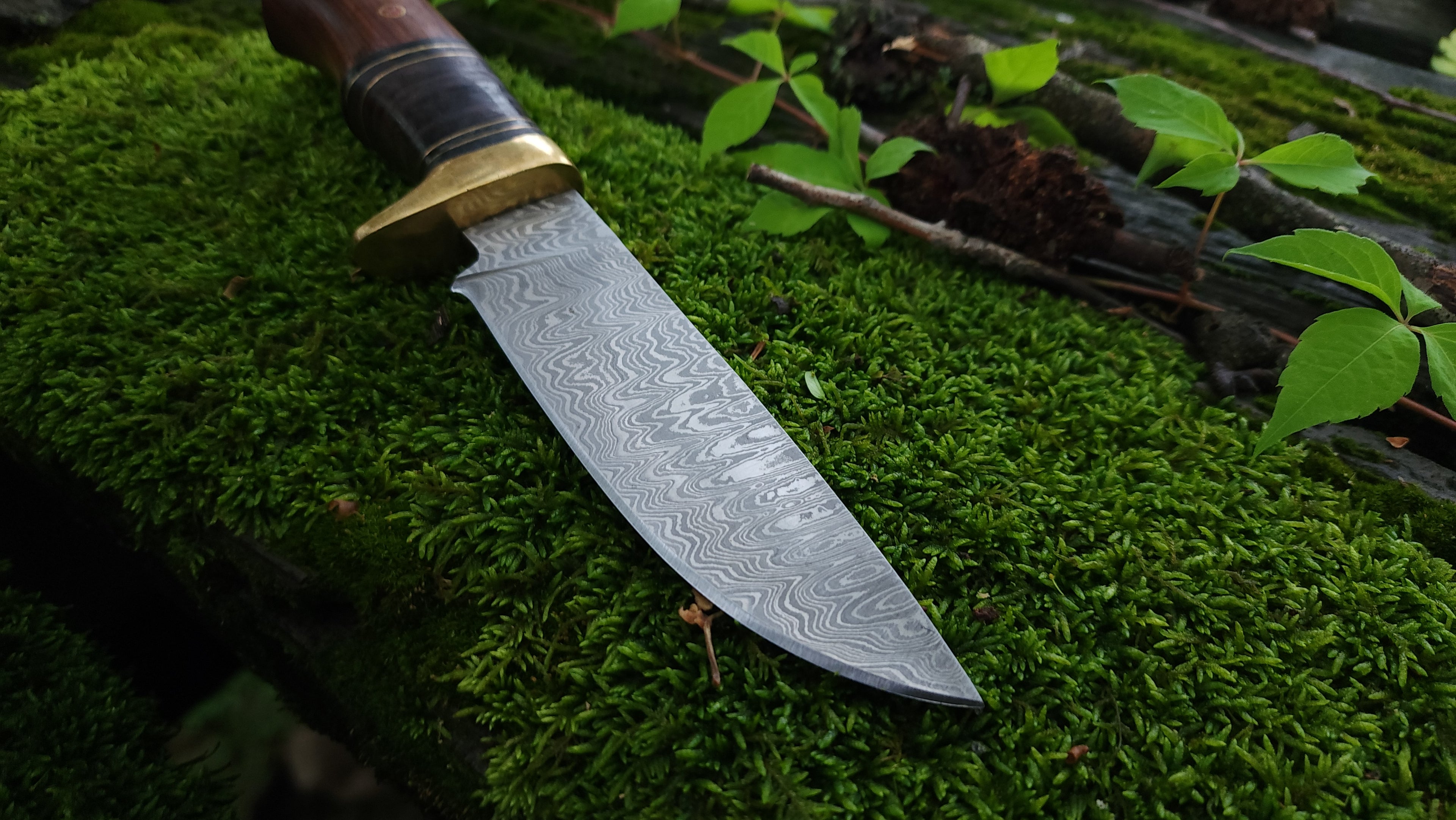 EBK-15 Handmade Damascus steel Knife , Hunting knife with leather Case