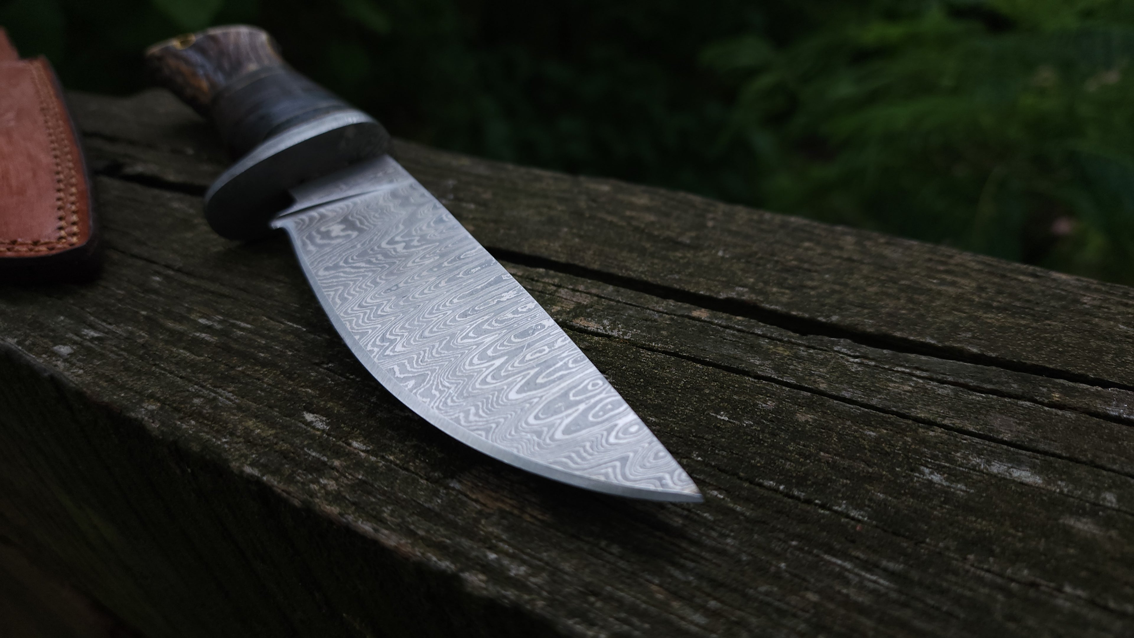 EBK-05 Damascus Steel Hunting Knife