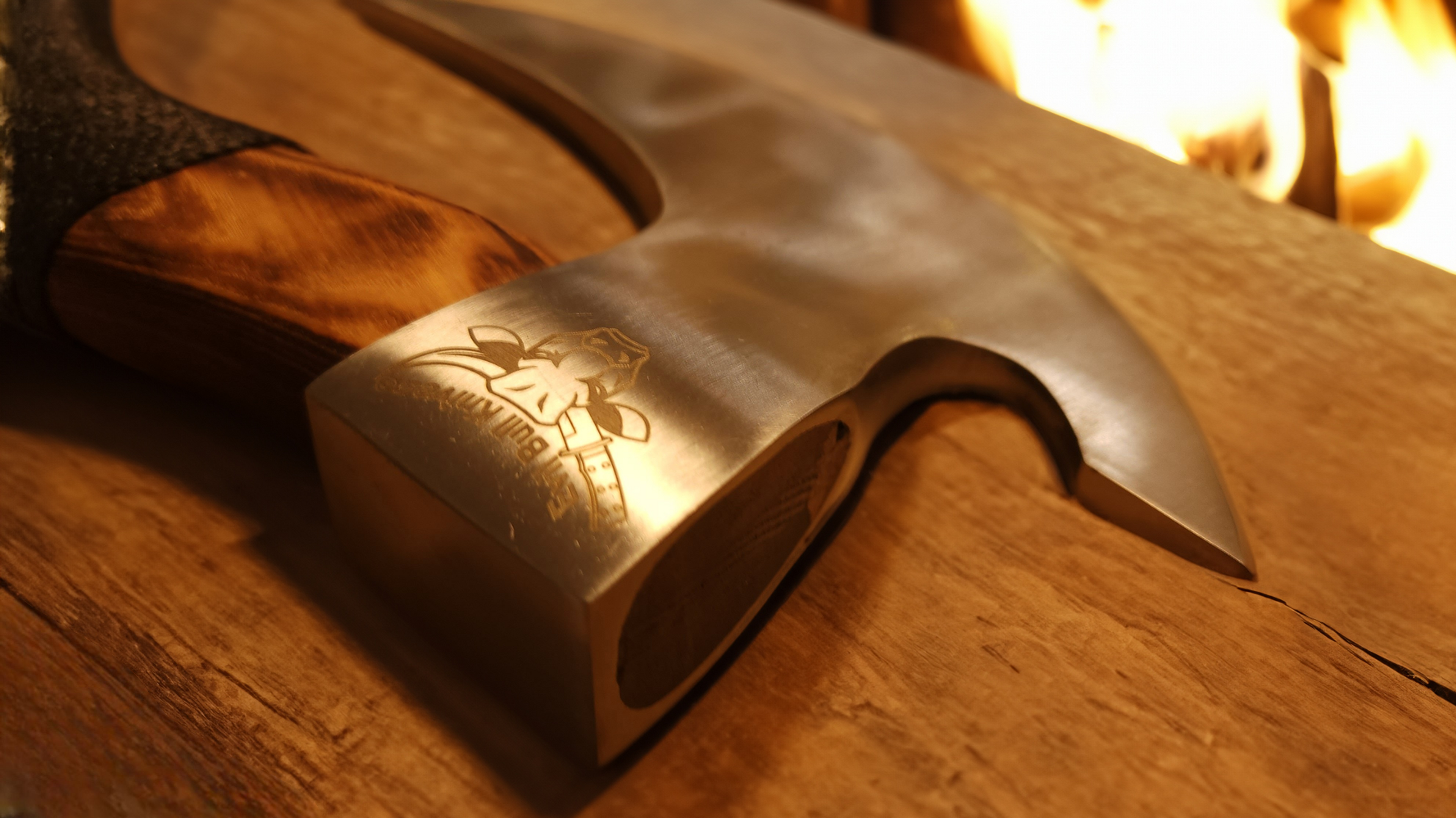 EBK-01 Leather Handle Viking Pizza Axe/Cutter