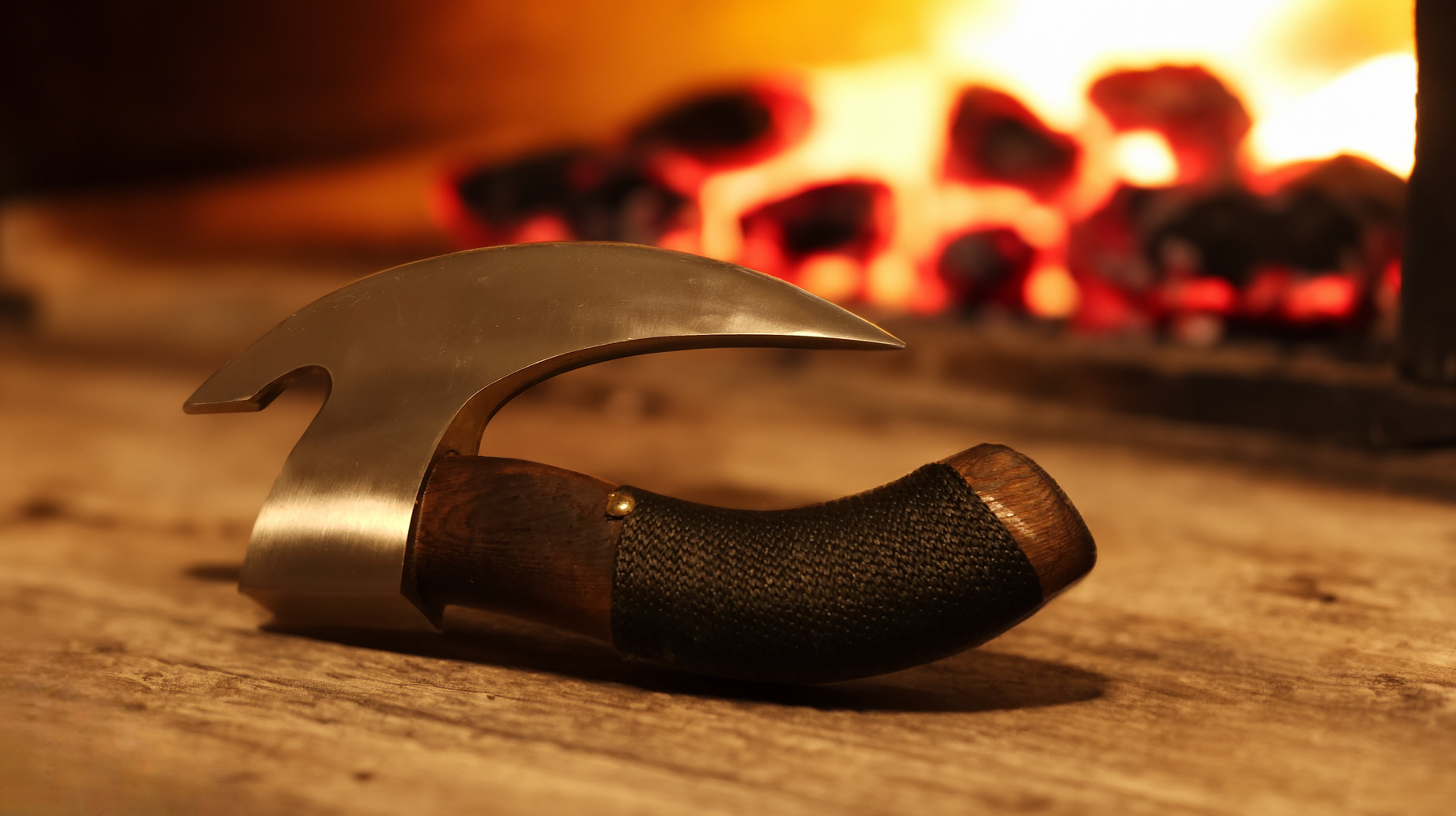 EBK-01 Leather Handle Viking Pizza Axe/Cutter