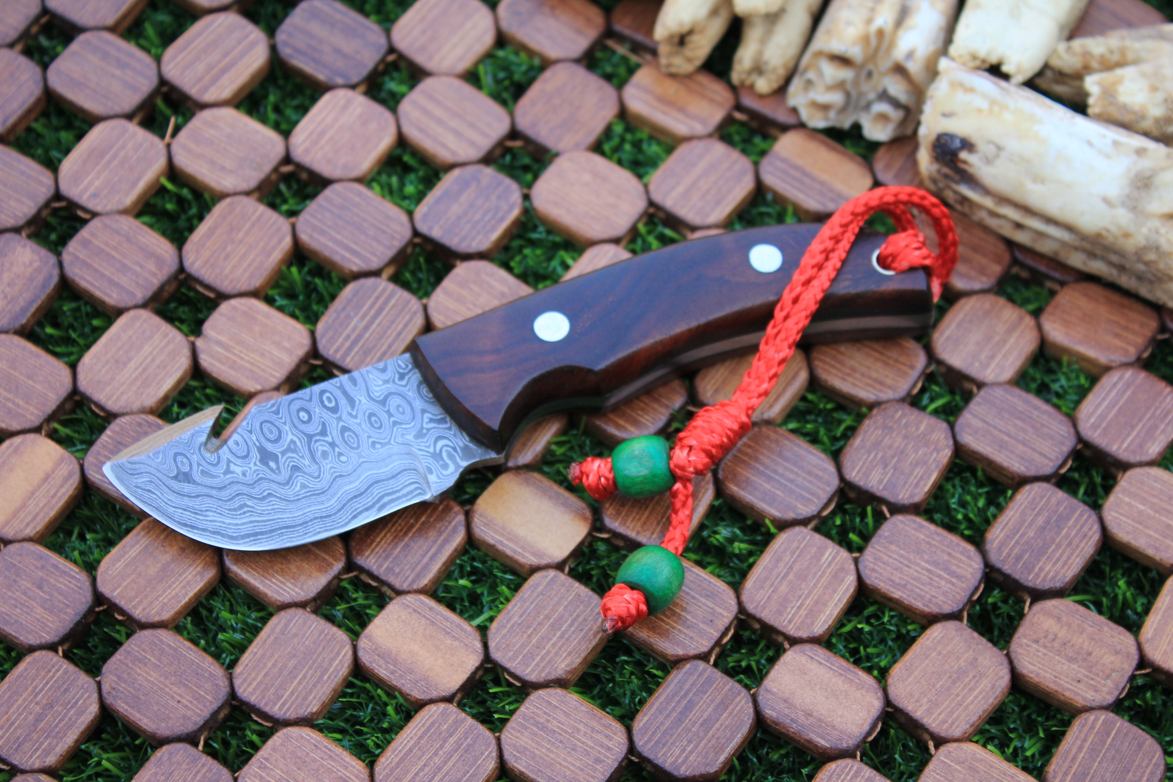 EBK-25 Mini Guthook knife with Lanyard