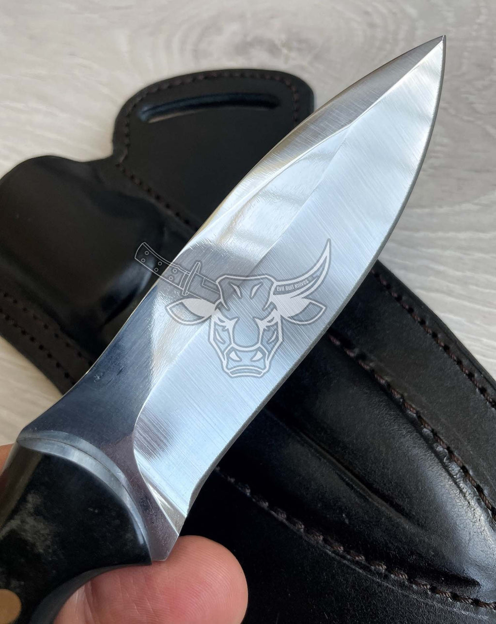 EBK-141 Black Venom Knife D-2 Steel