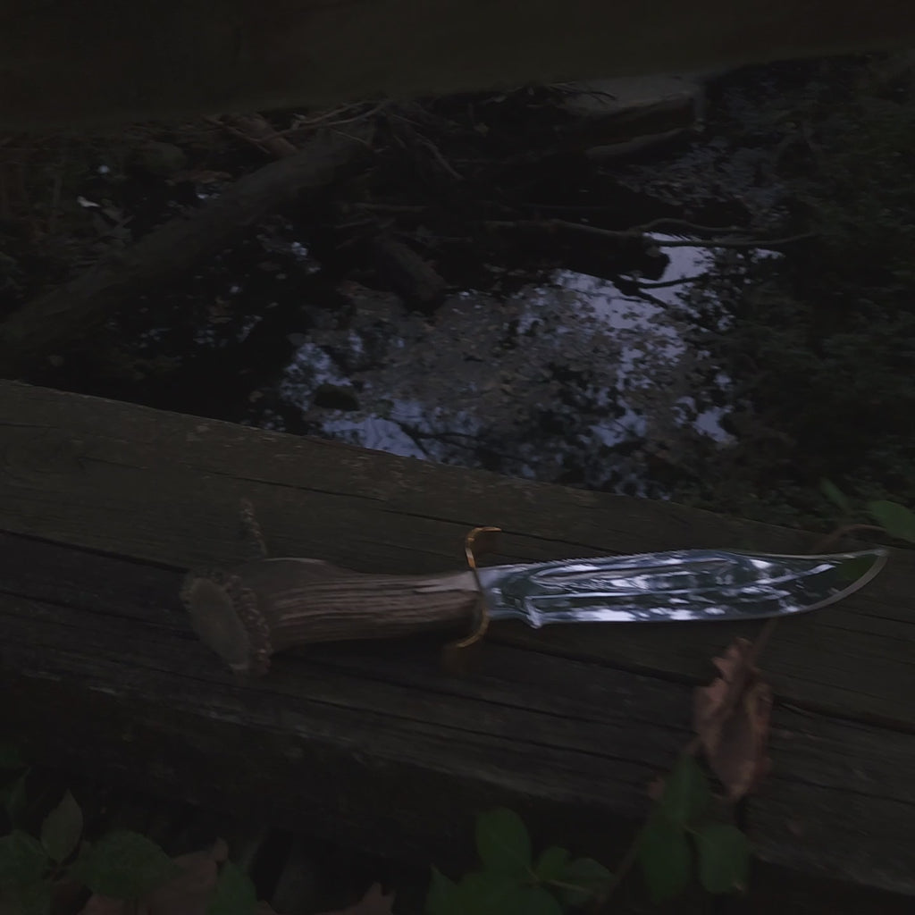 The Crocodile Hunter – EBK-180 Ft. Crocodile Dundee